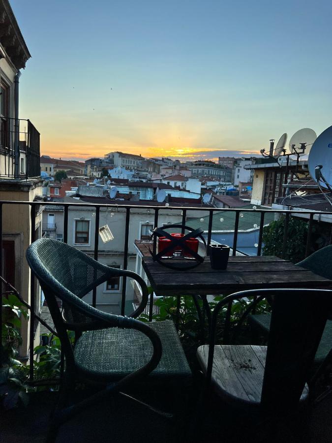 Klein Cihangir Pera Suites Istanboel Buitenkant foto